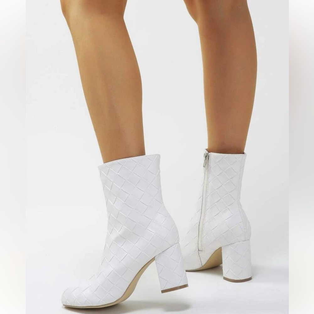 Minimalist Braided Chunky Heeled Ankle Boots